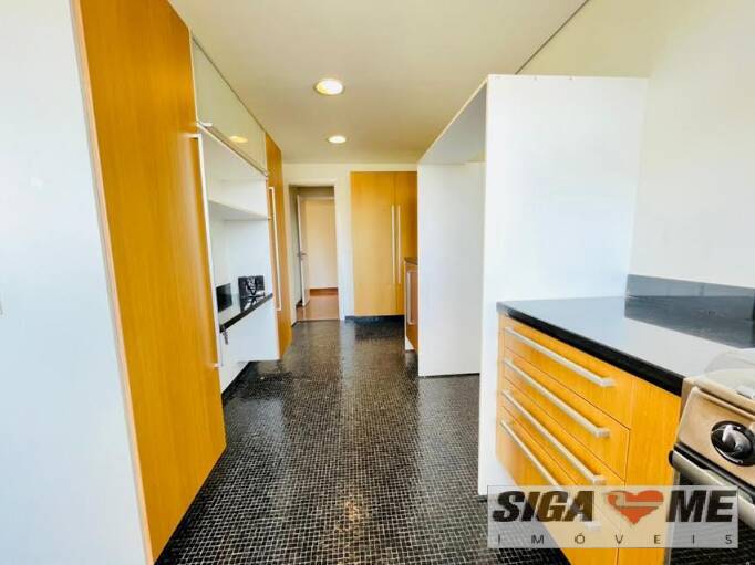 Apartamento à venda e aluguel com 3 quartos, 215m² - Foto 17