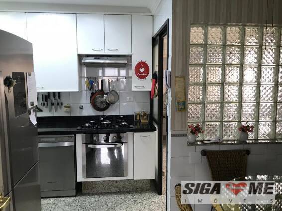 Apartamento à venda com 3 quartos, 158m² - Foto 4