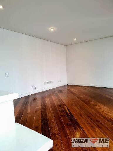 Apartamento para alugar com 2 quartos, 140m² - Foto 2