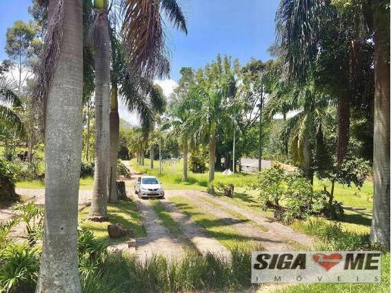 Fazenda à venda com 8 quartos, 700m² - Foto 1