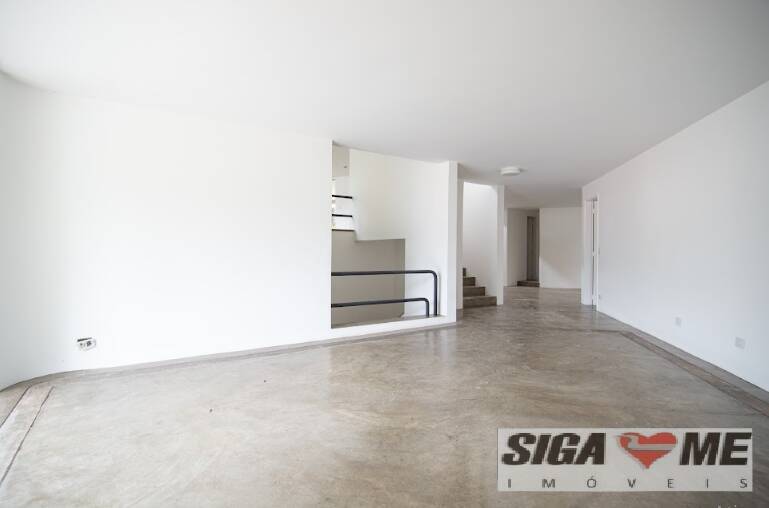 Casa à venda com 4 quartos, 700m² - Foto 2