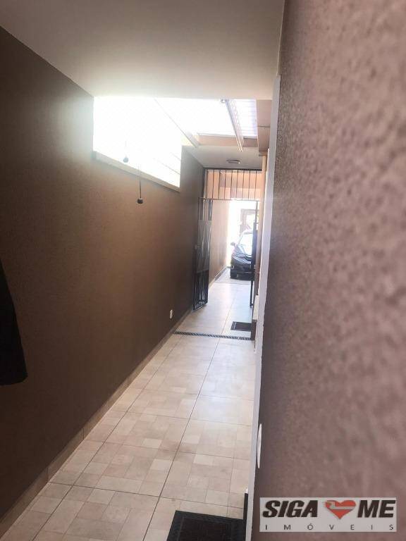 Sobrado à venda com 3 quartos, 130m² - Foto 1