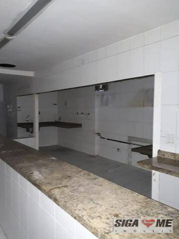 Casa para alugar com 2 quartos, 210m² - Foto 4