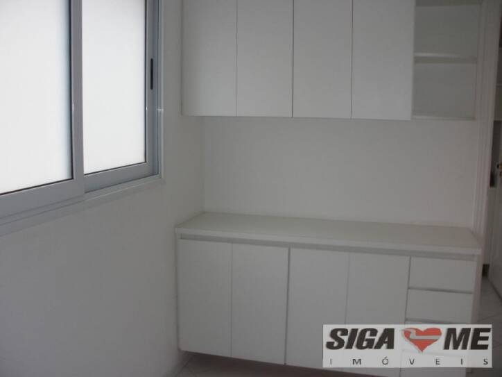 Apartamento para alugar com 4 quartos, 360m² - Foto 2